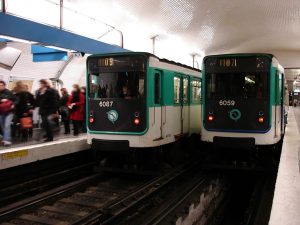 Metro linea 11 tren